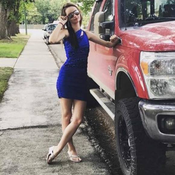 Meet your Posher, Brooke - Picture 1 of 1